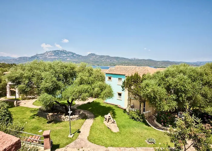 Isa-Residence With Swimming-Pool In Porto Rotondo At Only 500 M From The Beach