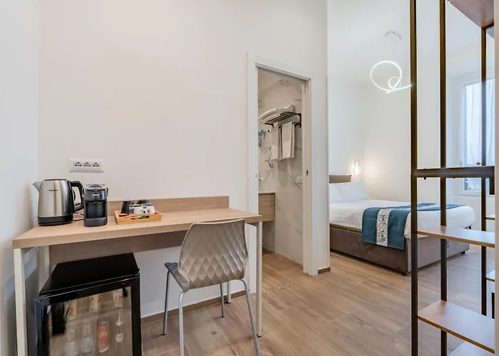 Belltower Elegans Guest House Roma
