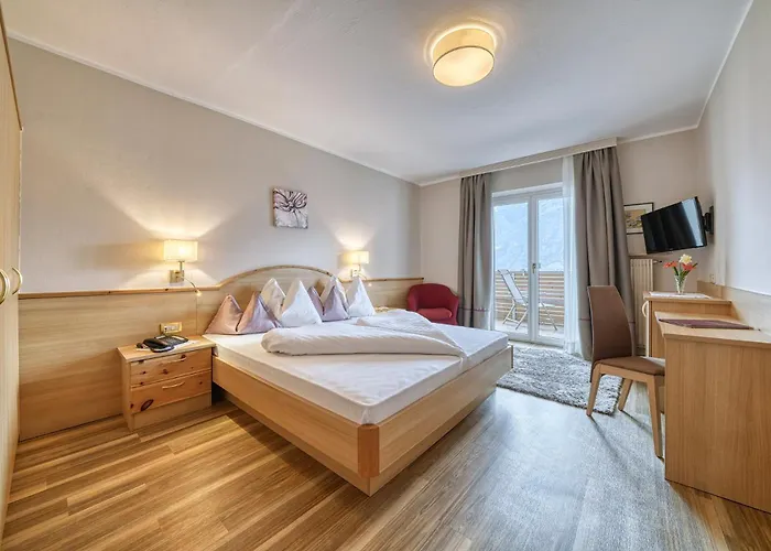 Hotel Bellevue Tirolo