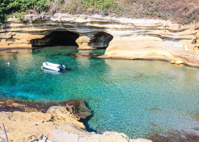 Baia Delle Rocce Verdi Resort Napoli