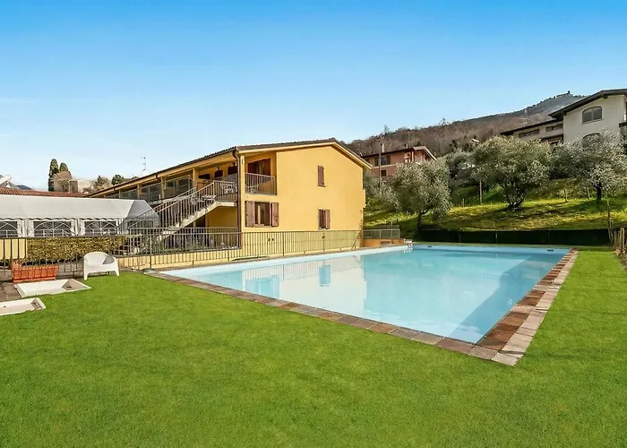 Aparthotel La Perla Monte Isola