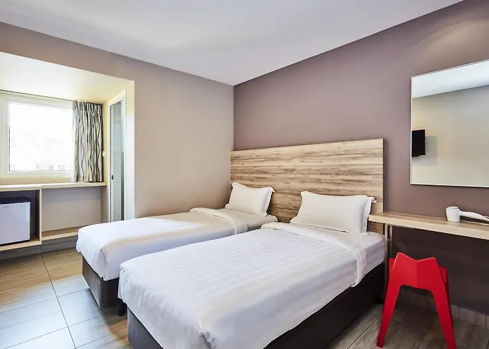 Ibis Budget Singapore Crystal