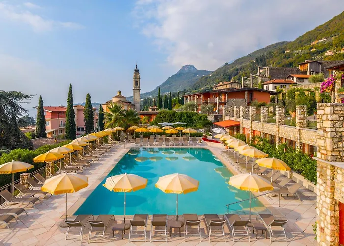 Residence Borgo Dei Limoni - Appartamenti con Garage Gargnano