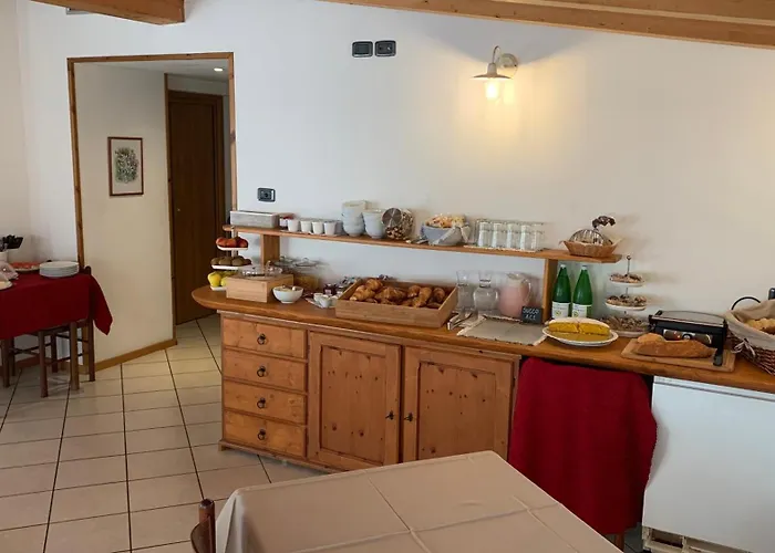 Hotel Garnì Al Laghet Tenno