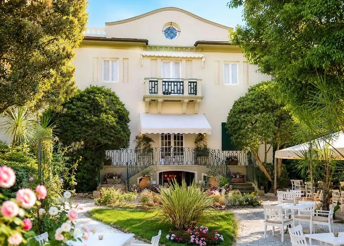 Hotel Club i Pini - Residenza d'Epoca in Versilia Lido di Camaiore