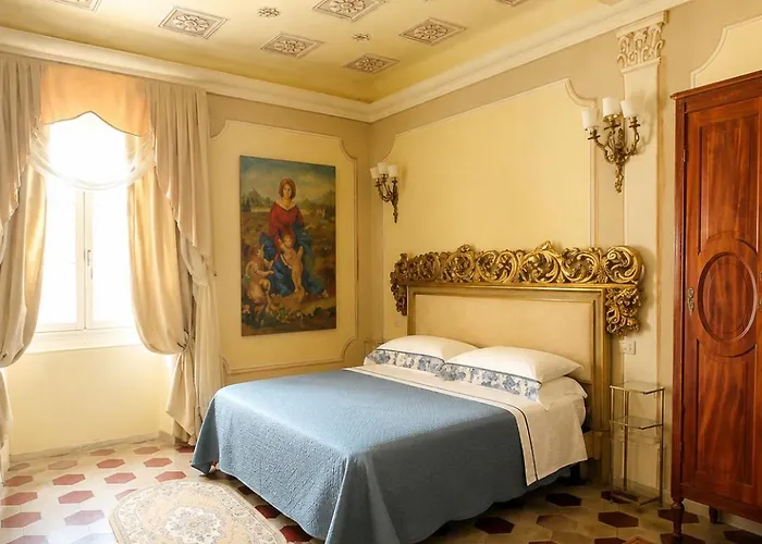 Hotel Palazzo Lari Sarzana