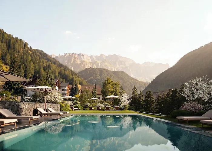 Hotel Dorfer Alpine&Charming Selva di Val Gardena
