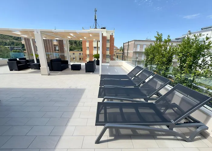 Palms Beach Pesaro Residence