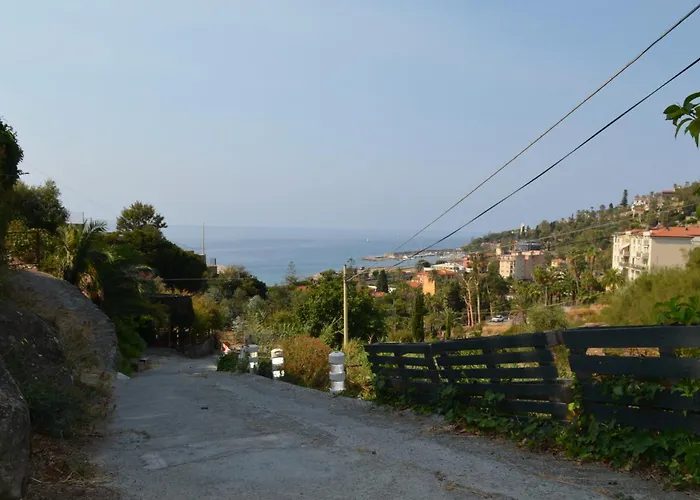 Agrilunassa Eco GuestHouse&Cottage Bordighera