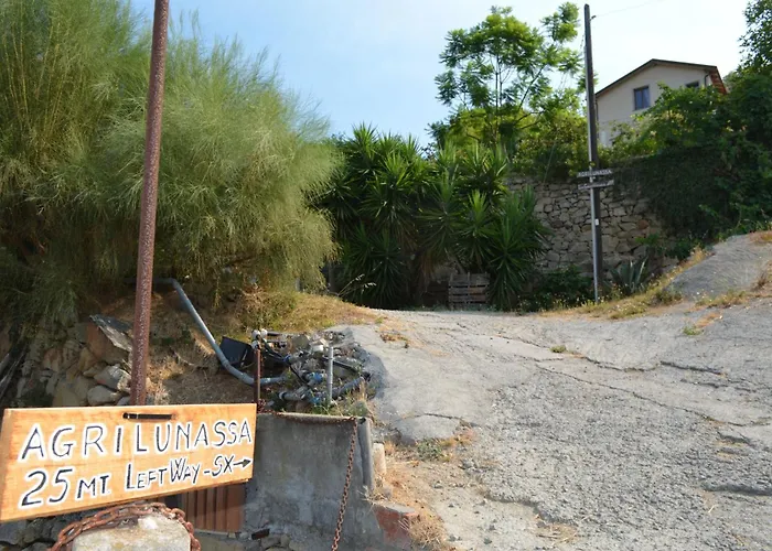 Agrilunassa Eco GuestHouse&Cottage Bordighera