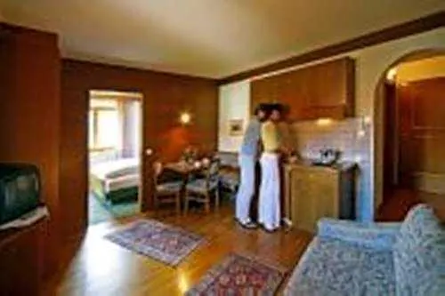 Hotel Garni Sunnleit'N Monguelfo-Tesido / Welsberg-Taisten