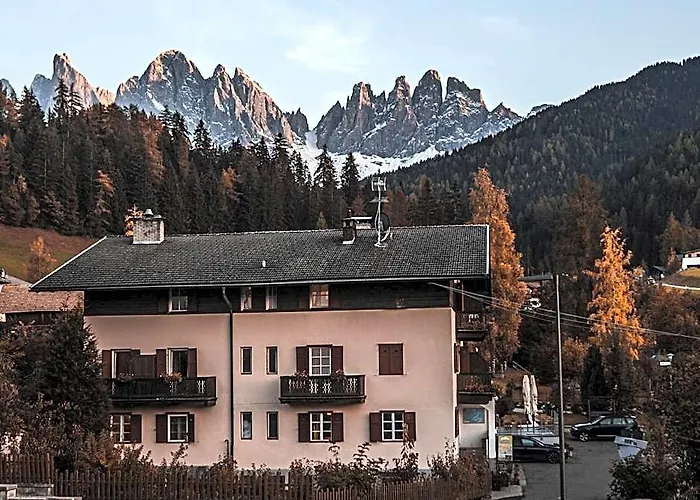 Hotel Fines Funes 