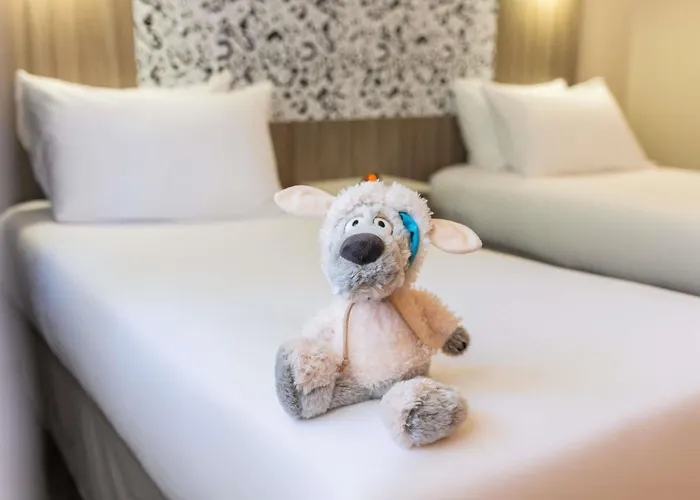 Hotel Ibis Styles Lyon Gorge De Loup Saphir
