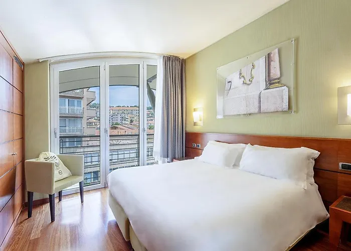 Hotel Rossini Al Teatro Imperia