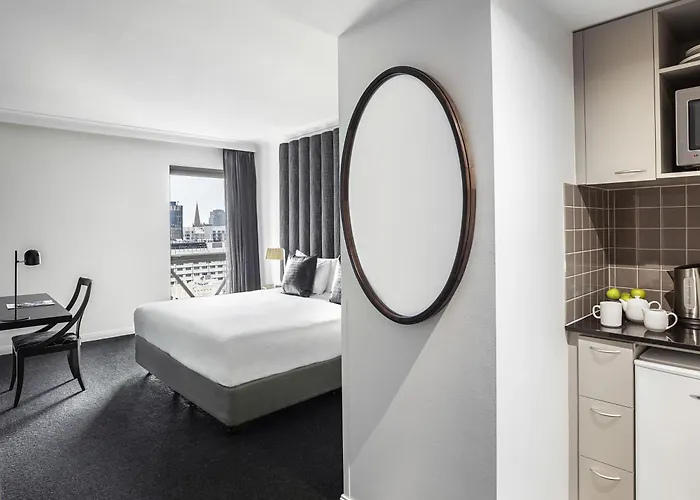 Aparthotel Mantra on Russell Melbourne