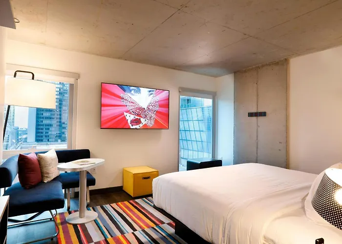 Hotel Aloft Chicago Mag Mile