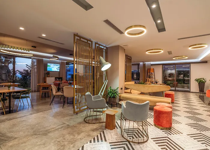 Glow Boutique Hotel & Suites Sarandë