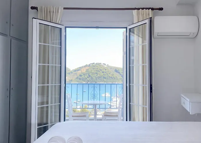 Agnàntema Portside Stays Skiathos