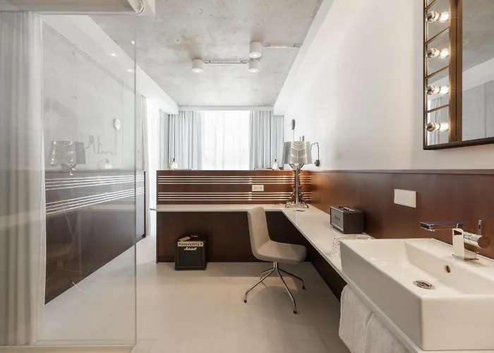 Ruby Ella Hotel Cologne By Ihg