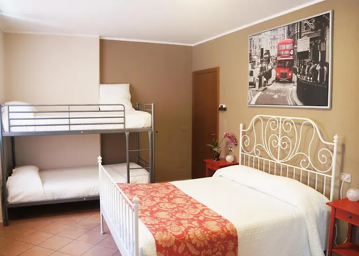 Alexander Rooms Tirano