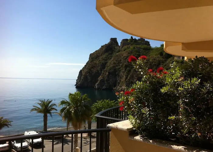 Elihotel SantʼAlessio Siculo