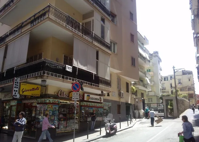 Bed and Breakfast Domus Aurea Napoli
