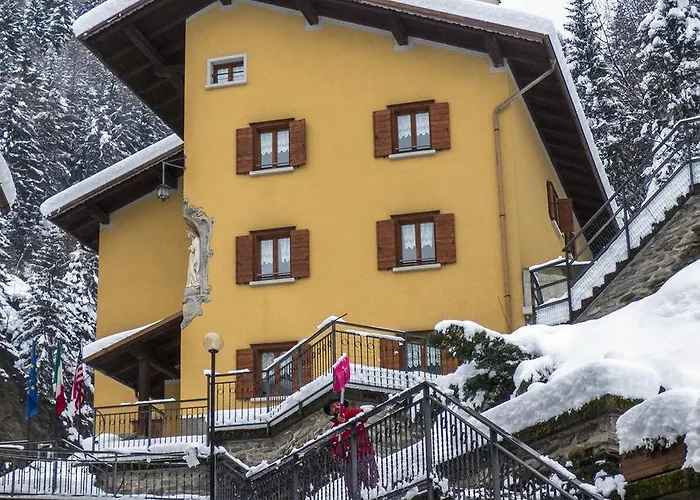 Hotel Valdigiust Campodolcino