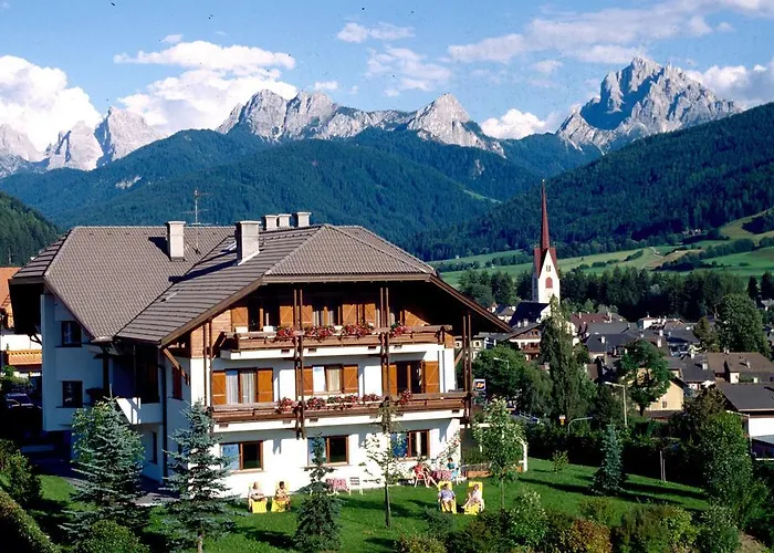 Hotel Garni Sunnleit'N Monguelfo-Tesido / Welsberg-Taisten