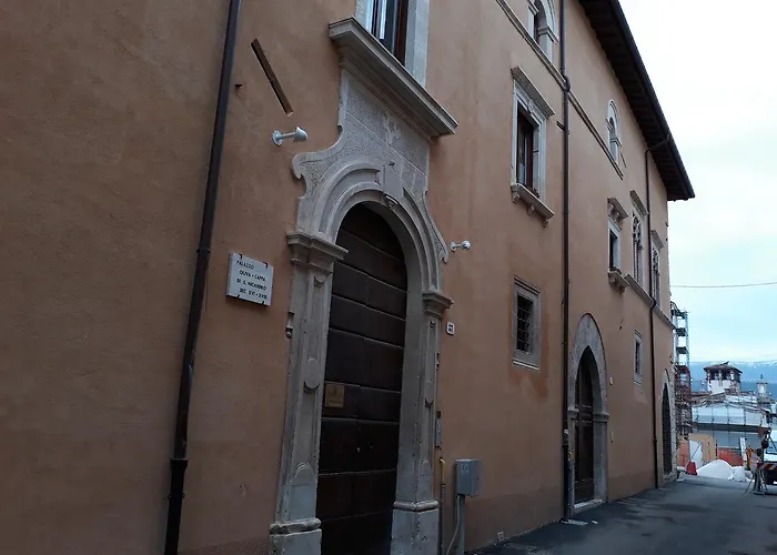 B&B Palazzo Cappa LʼAquila