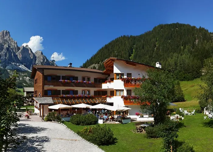 Hotel Garni Raetia Corvara In Badia