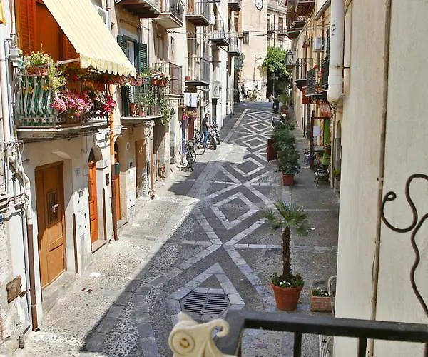 Bed and Breakfast Palazzo Melnis Cefalù