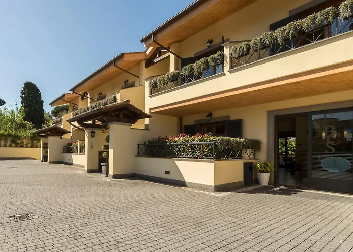 Aparthotel Borgo Castel Savelli Grottaferrata