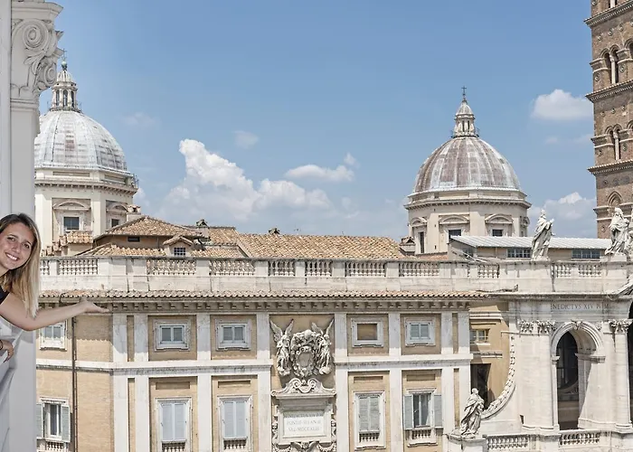 Blam House, Great view to Santa Maria Maggiore Church Roma