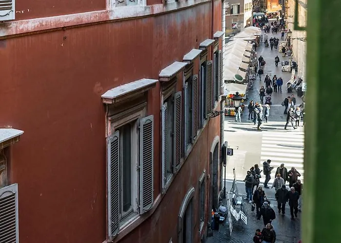 Trevi & Pantheon Design Rooms Roma