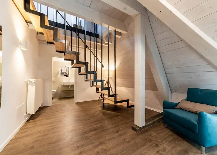 Stay Cooper L Guesthouse Zum Loewen Merano