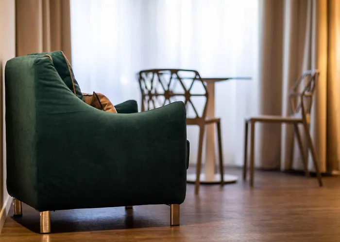 Stay Cooper L Guesthouse Zum Loewen Merano
