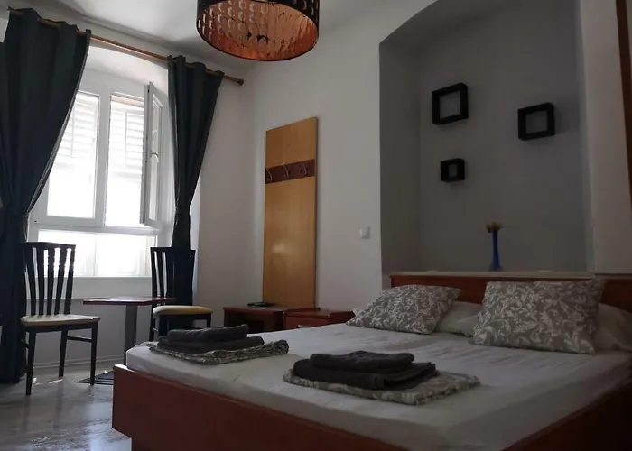 Main Bus Station Rooms Ragusa