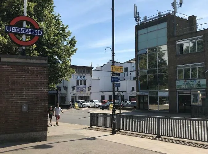 Best Western Northfields Ealing Hotel -Northfield Station Elizabeth Line Londra
