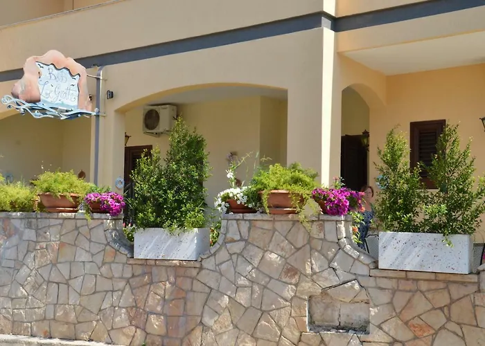 Bed and Breakfast Le Grotte Castro 