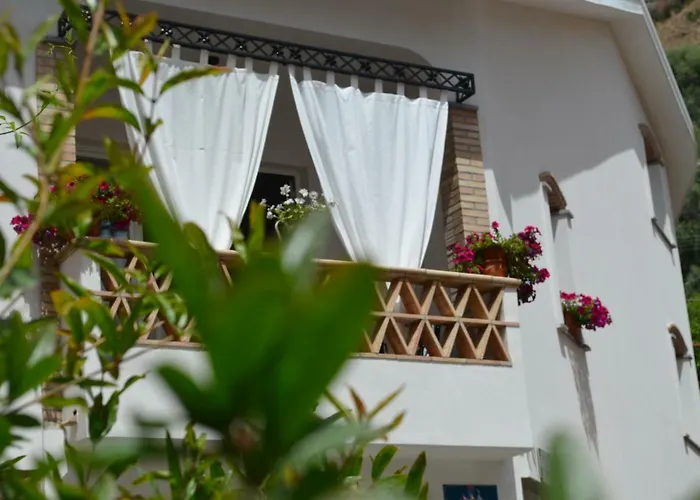 Bed and Breakfast Invito Al Viaggio Giardini Naxos