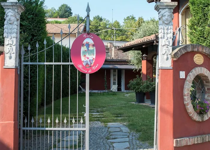 Villa Goccia di Vino La Morra